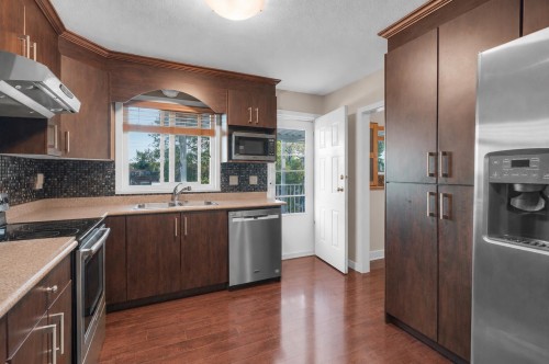 14318 68 Ave, Surrey, BC 