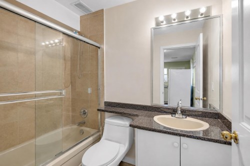 14318 68 Ave, Surrey, BC 