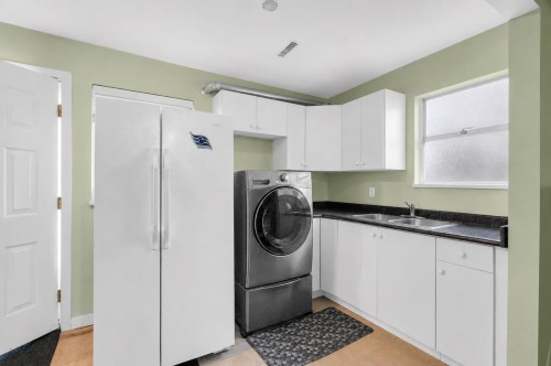 14318 68 Ave, Surrey, BC 