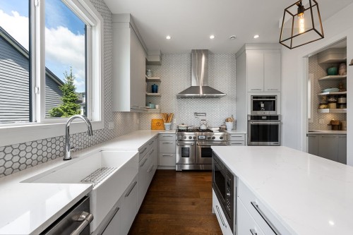 7667 155 Street, Surrey, BC 