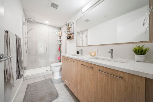 204-3182 Gladwin Road, Abbotsford, BC 