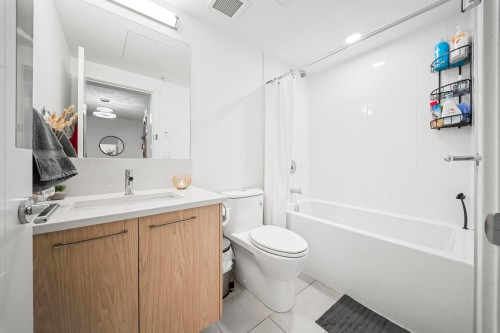 204-3182 Gladwin Road, Abbotsford, BC 