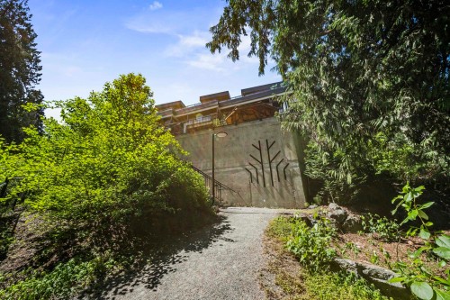 204-3182 Gladwin Road, Abbotsford, BC 