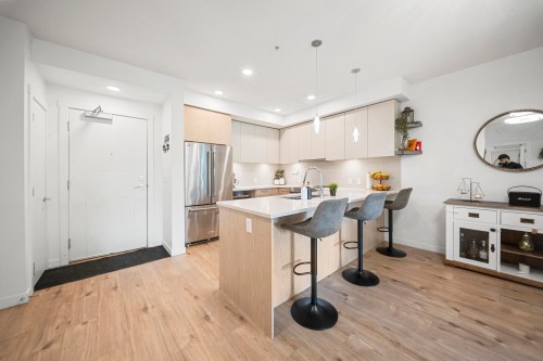 204-3182 Gladwin Road, Abbotsford, BC 