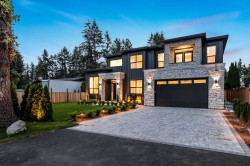 20372 42 Avenue Langley, BC V3A 3A7