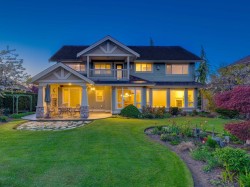 15736 38a Avenue Surrey, BC V3Z 0K8