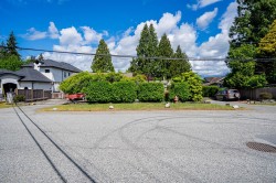 20571 46a Avenue Langley, BC V3A 3J7
