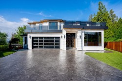 16577 29a Avenue Surrey, BC V3Z 9X4