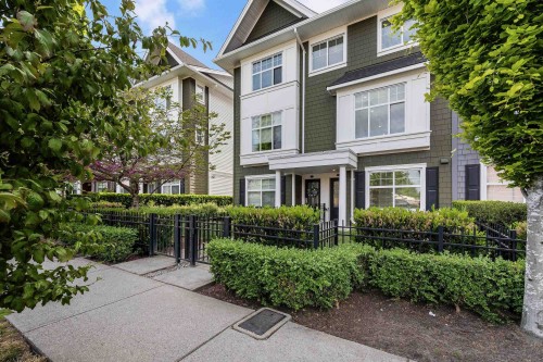 6-27735 Roundhouse Drive  Abbotsford, BC V4X 0B9