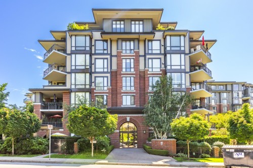 301-1580 Martin Street  White Rock, BC V4B 5M3