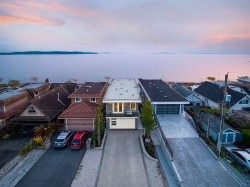 15440 Victoria Avenue  White Rock, BC V4B 1H3