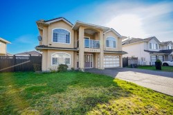 12246 64a Avenue Surrey, BC V3W 3R8