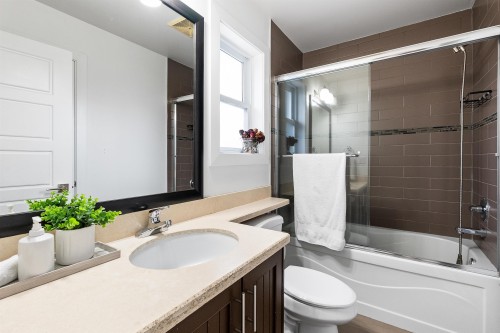 16018 80A Avenue, Surrey, BC 