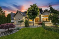 21555 47b Avenue  Langley, BC V3A 9G7
