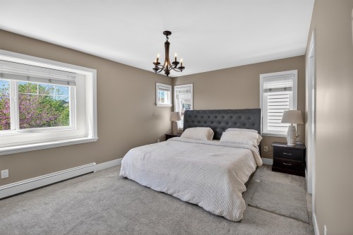 6692 193A Street, Surrey, BC 