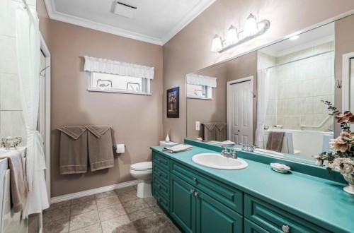 15422 78A Ave, Surrey, BC 