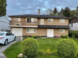 10618 141 Street Surrey, BC V3T 4R4