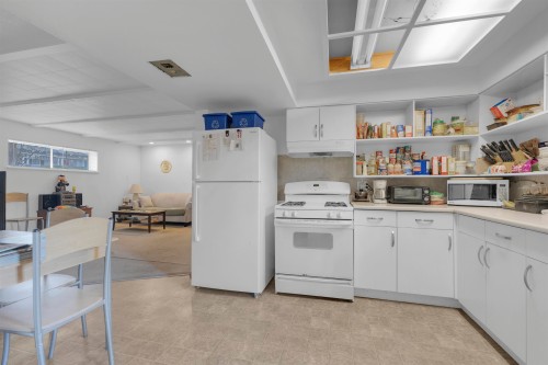 11064 Swan Crescent, Surrey, BC - Indoor Photo Showing Kitchen