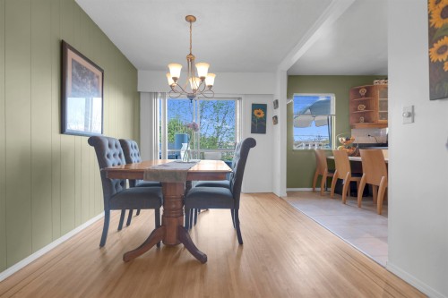 11064 Swan Crescent, Surrey, BC - Indoor Photo Showing Dining Room
