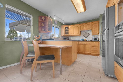 11064 Swan Crescent, Surrey, BC - Indoor Photo Showing Kitchen