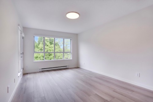 302-20727 Douglas Crescent, Langley, BC 