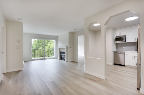 302-20727 Douglas Crescent, Langley, BC 