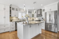 16457 10a Avenue Surrey, BC V4A 8R2
