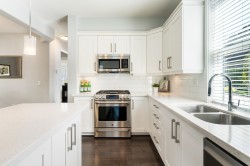 2853 160a Street Surrey, BC V3Z 3Y6