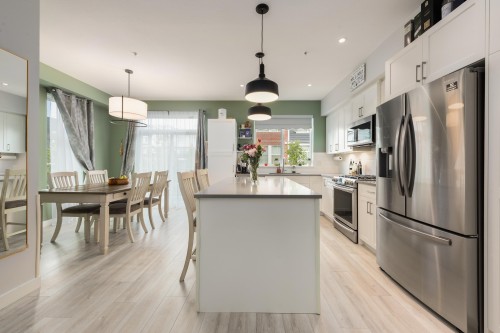 52-8371 202b Street  Langley, BC V2Y 4K6