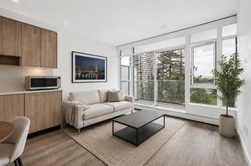 704-13350 Central Avenue  Surrey, BC V3T 0S1