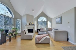 217-7435 121a Street Surrey, BC V3W 0W8