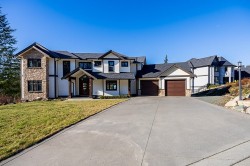 12-37885 Bakstad Road Abbotsford, BC V3G 0E4