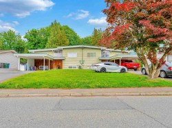 2910-2912 Babich Street Abbotsford, BC V2S 3K5