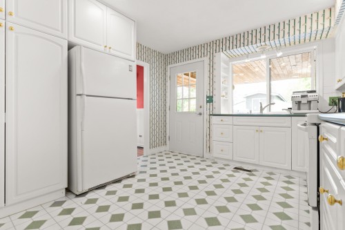 21415 0 Avenue, Langley, BC - Indoor Photo Showing Kitchen