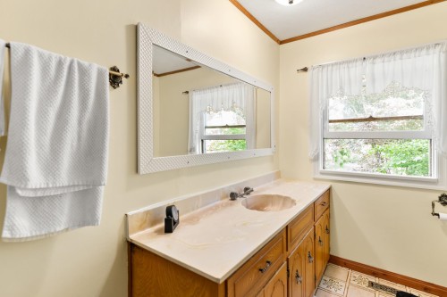 21415 0 Avenue, Langley, BC - Indoor Photo Showing Bathroom