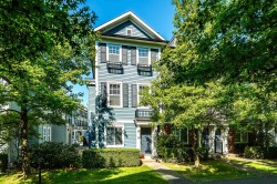 71-18983 72a Avenue Surrey, BC V4N 1A5