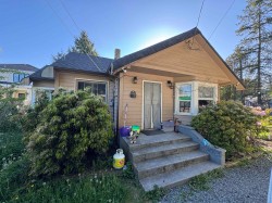 2127 King George Boulevard Surrey, BC V4A 5A3