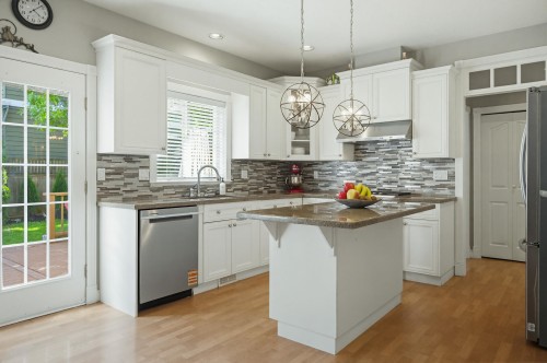 15512 37A Avenue, Surrey, BC 