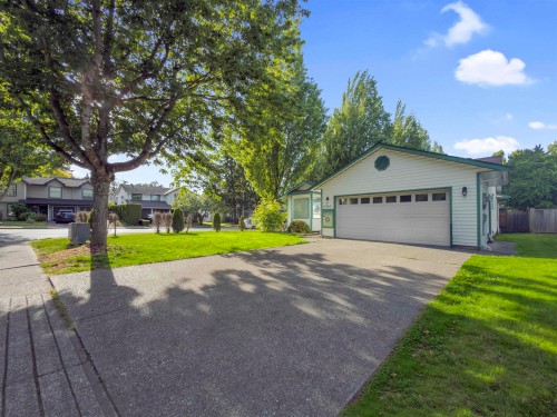 17209 62A Ave, Surrey, BC 