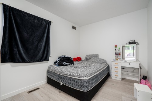 16089 80 Avenue, Surrey, BC 