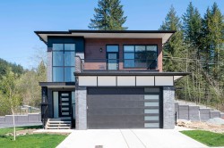 4728 Carl Creek Lane Abbotsford, BC V3G 0H4