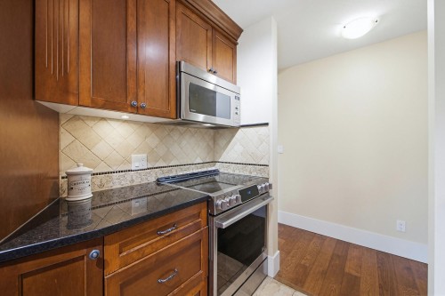 305-15150 29A Avenue, Surrey, BC - Indoor Photo Showing Kitchen