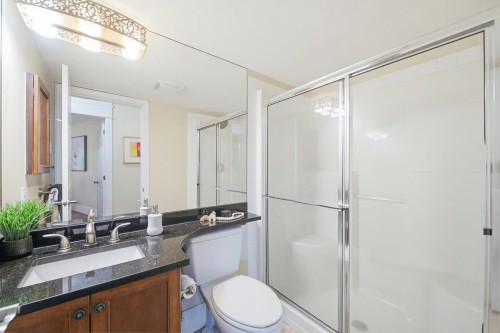305-15150 29A Avenue, Surrey, BC - Indoor Photo Showing Bathroom