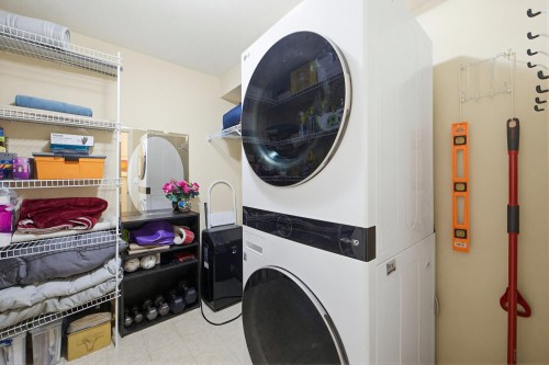 305-15150 29A Avenue, Surrey, BC - Indoor Photo Showing Laundry Room