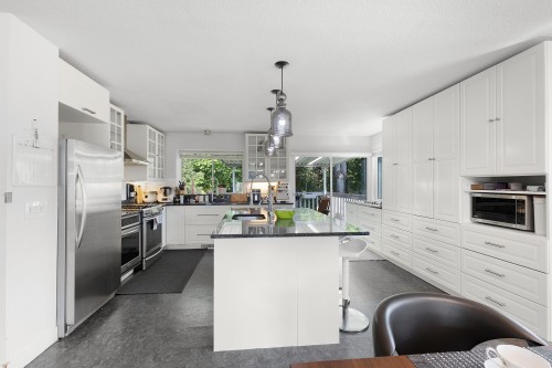 15971 101A Avenue, Surrey, BC 