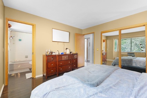 15971 101A Avenue, Surrey, BC 