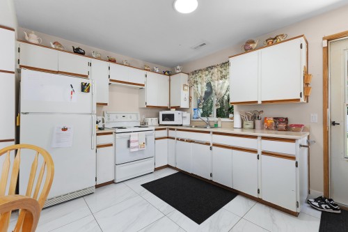 15971 101A Avenue, Surrey, BC 