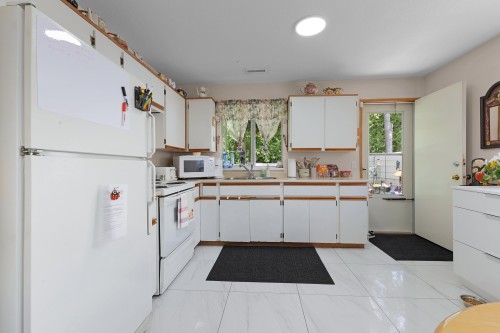 15971 101A Avenue, Surrey, BC 