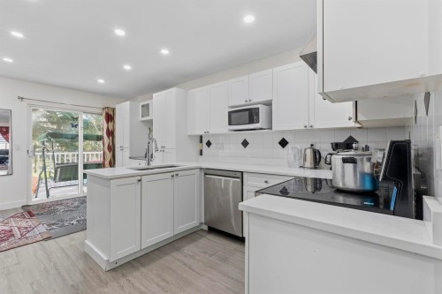 12-12110 75a Avenue  Surrey, BC V3W 1M1