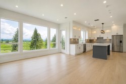 14907 35a Avenue Surrey, BC V3Z 0Y7